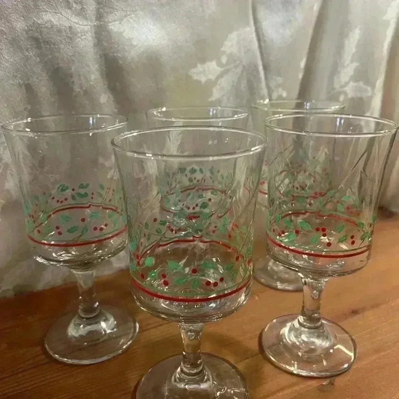 Vintage Arby's Holly Berry Drinking Glass Vintage Christmas 1984 - Set of 5 - Picture 3 of 5